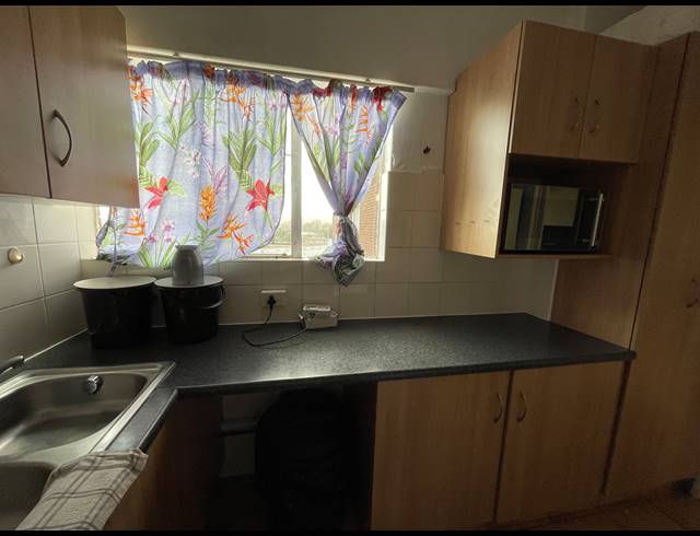 2 BEDROOM APARTMENT RENTED IN PINETOWN CENTRAL